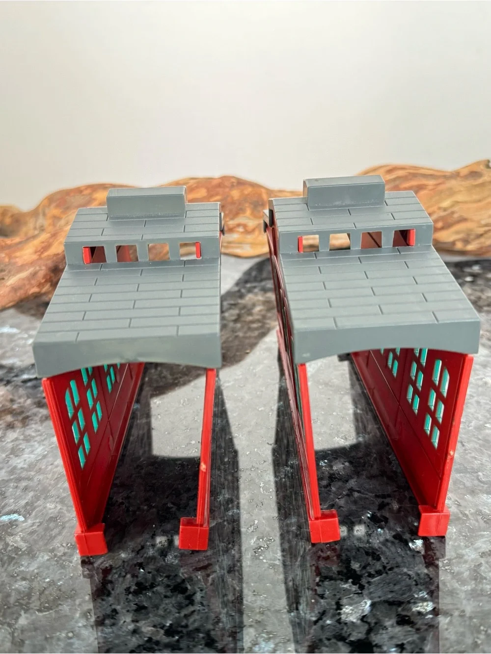 Vintage Thomas & Friends 2004 TOMY Engine Shed Accessories, Lot of 2 Buildings